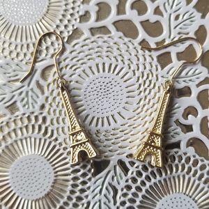 gorgeous dainty gold Eiffel Tower drop earrings